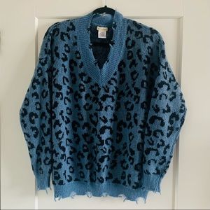Blue Leopard Sweater Distressed, EUC, Large